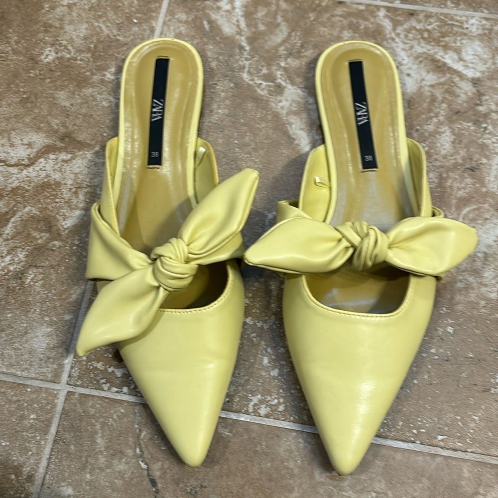 Zara size 38 slip on shoes with bow